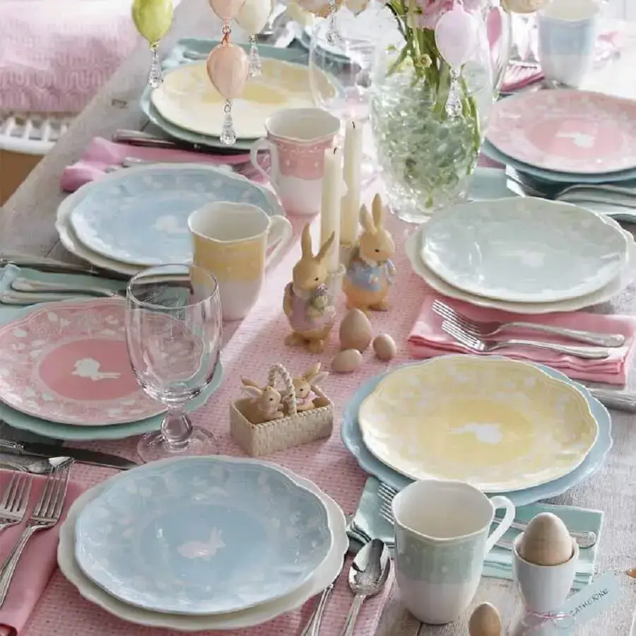 Easter table decoration in pastel shades 