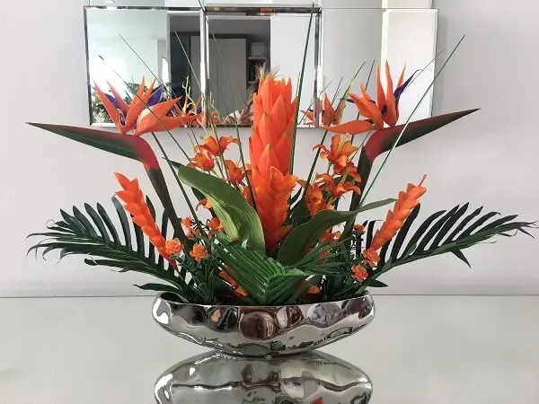 Flores tropicais bromélias laranjas