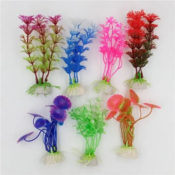 Modelos de plantas artificiais para aquário