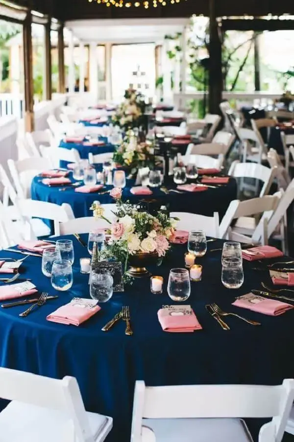 cores de decoração de casamento azul e rosa Foto Rock My Wedding