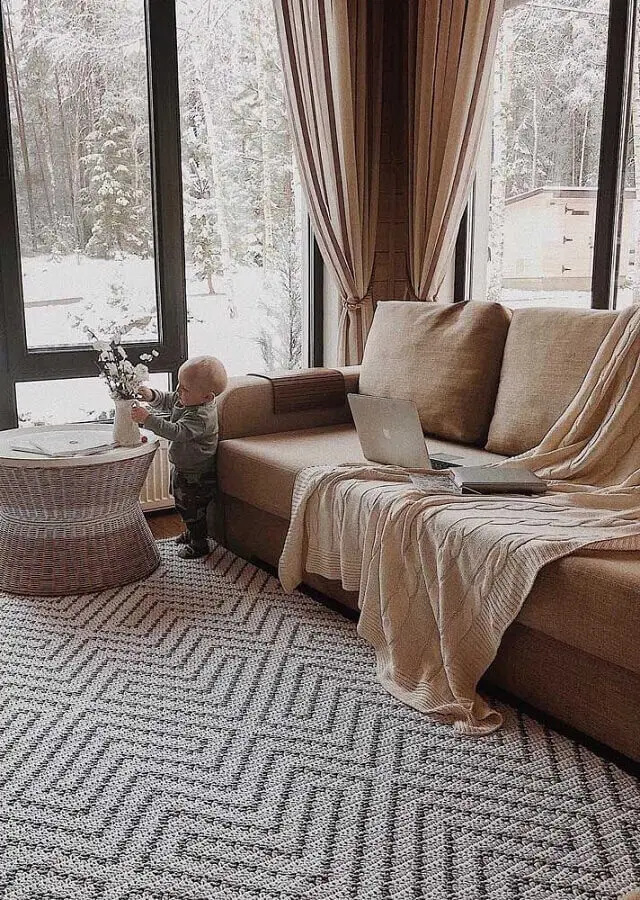 decoração em tons neutros com tapete para sala de crochê Foto Pinterest