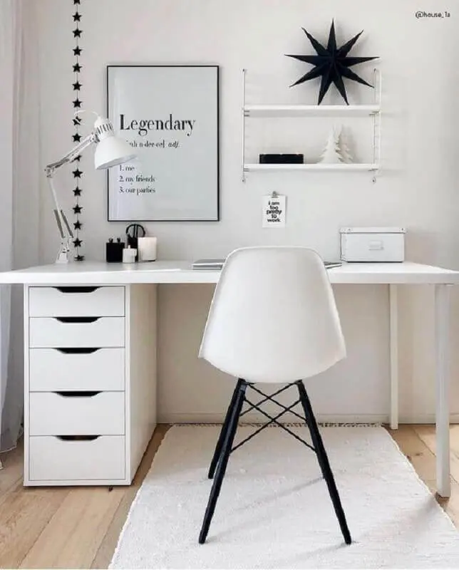 decoração para home office pequeno todo branco Foto Westwing Home & Living