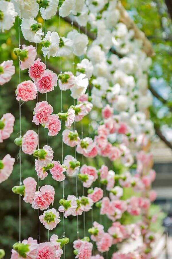 Flor de papel de seda rosa e branco