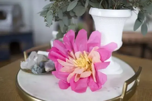 Flor de seda na decoração de casa
