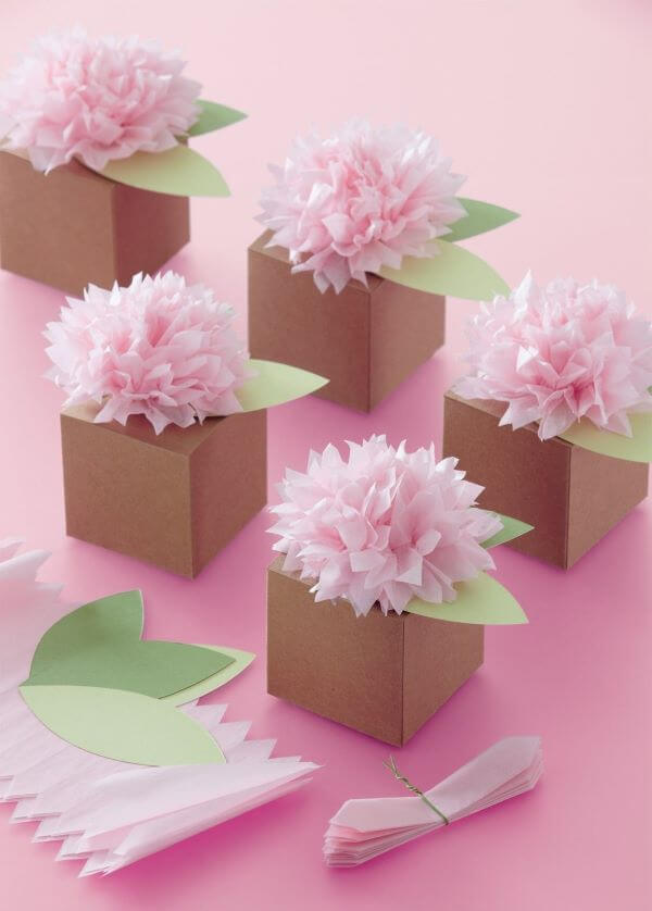 Flores de papel de seda para lembrancinha de festa de aniversário