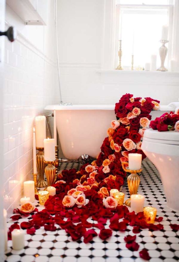 Ideias para dia dos namorados com banheira decorada com rosas