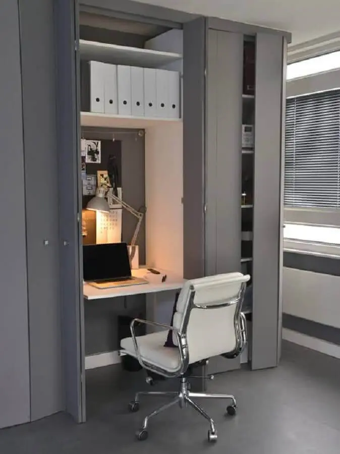 modelo de home office pequeno dentro de armário embutido Foto Pinterest