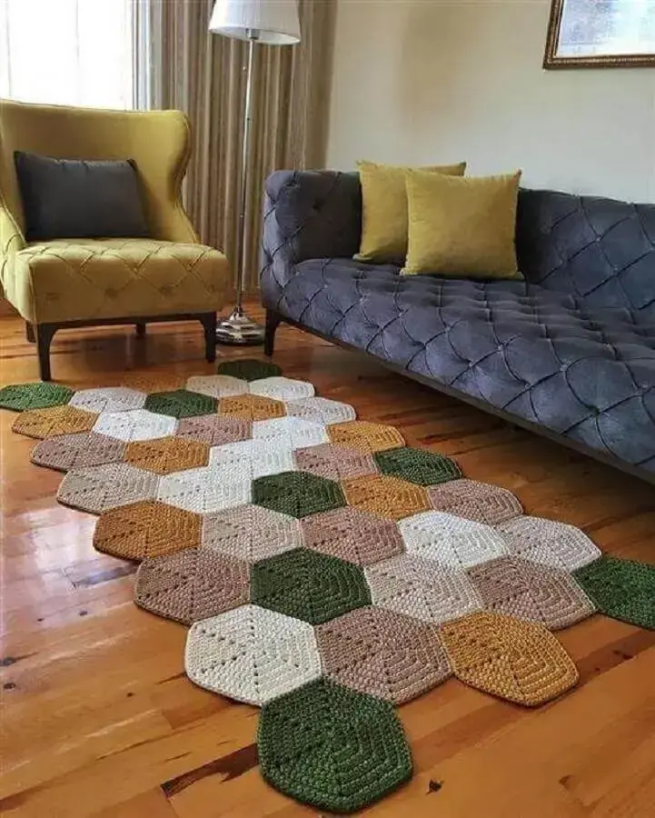 modelo diferente de tapete de crochê para sala colorido Foto Artesanatop