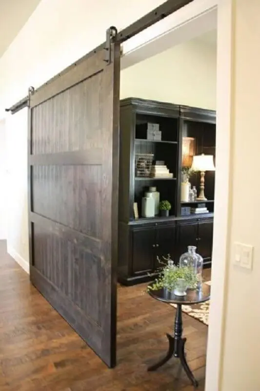 porta de madeira para sala com acabamento rústico Foto Pinterest