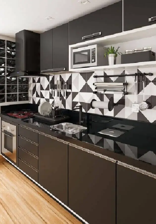 revestimento com desenho geométrico para cozinha preta e branca Foto Webcomunica