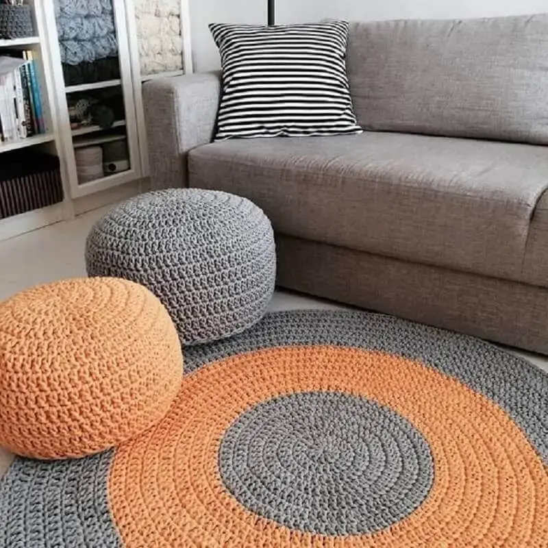 tapete para sala de crochê cinza e laranja redondo Foto Pinterest