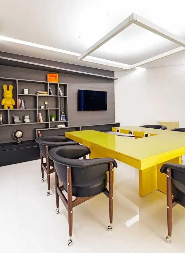 Móveis para escritório mesa amarela 