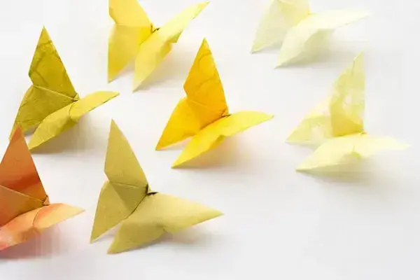 Origami fácil borboleta amarela