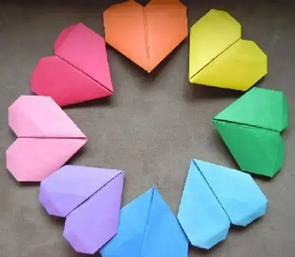 Origami fácil corações coloridos 