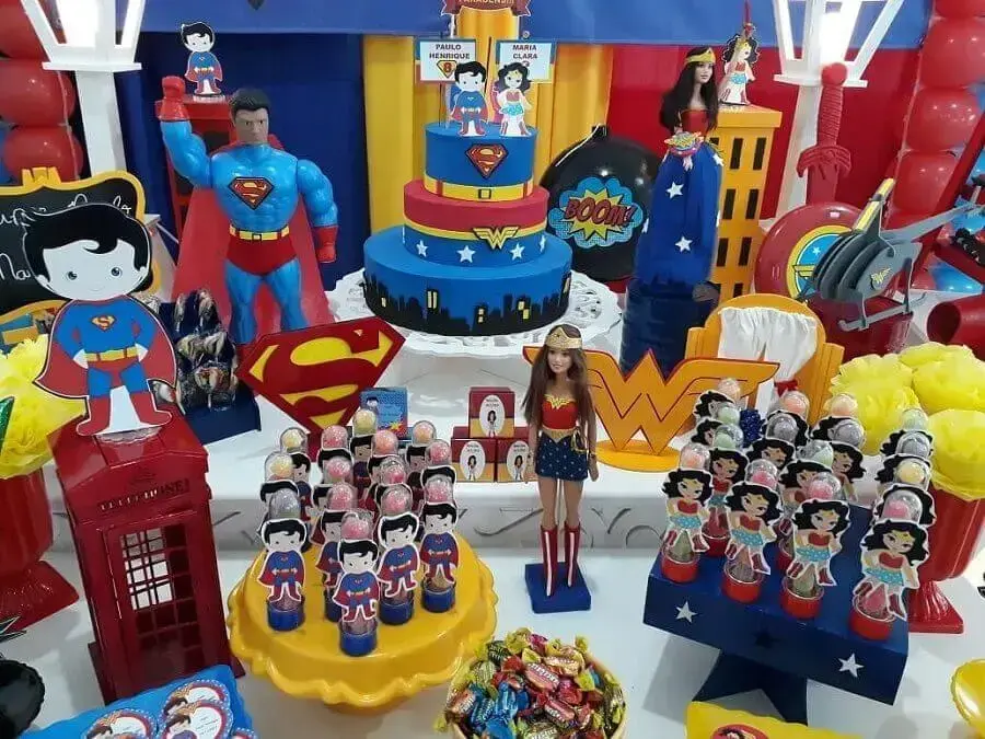 bonecos para decoração de festa infantil mulher maravilha Foto Espaço Artesanal Festas