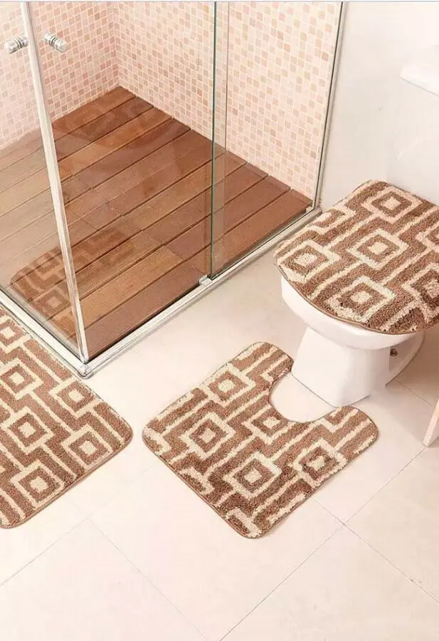 decoração com jogo de banheiro com estampa geométrica Foto Pinterest