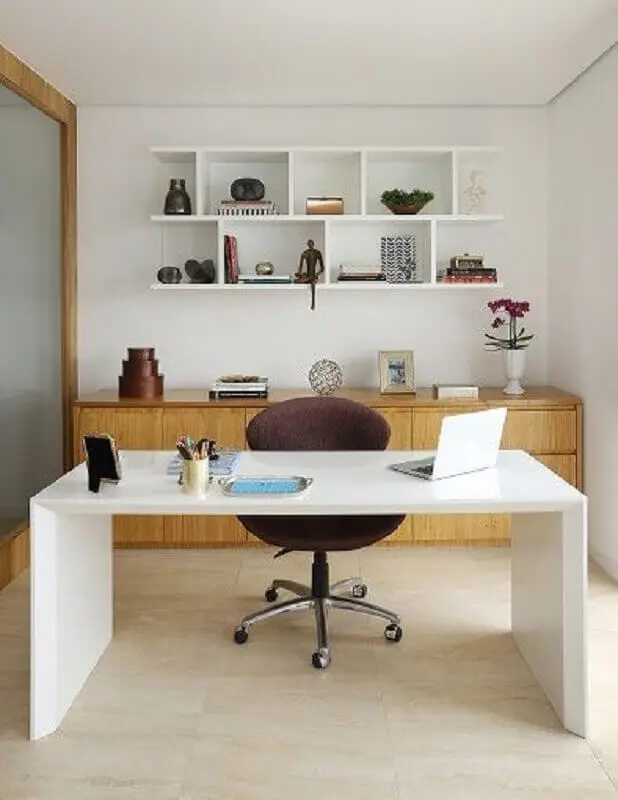 decoração com mesa de escritório branca simples Foto Eu Amo Decoração