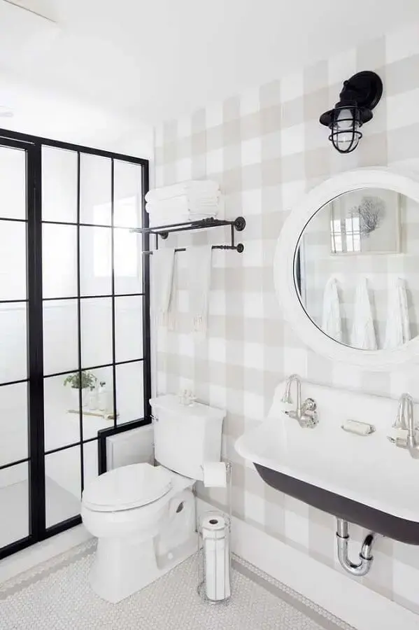 decoração com papel de parede para banheiro todo branco Foto Pinterest