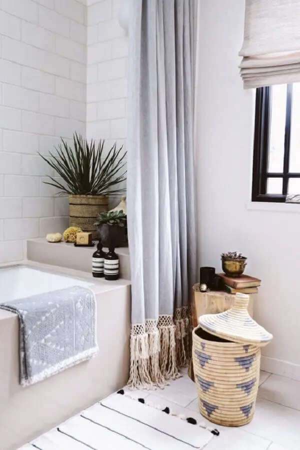 decoração com tapete para banheiro com banheira Foto Pinterest