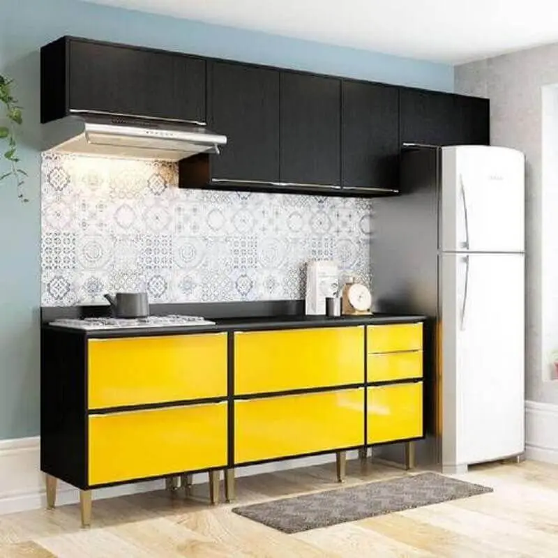 decoração cozinha modulada preta e amarela Foto Pinterest
