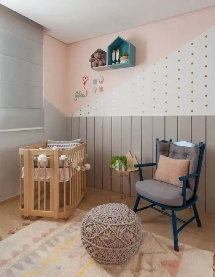 decoração de quarto de bebê cinza e rosa Foto Amis Arquitetura e Decoração