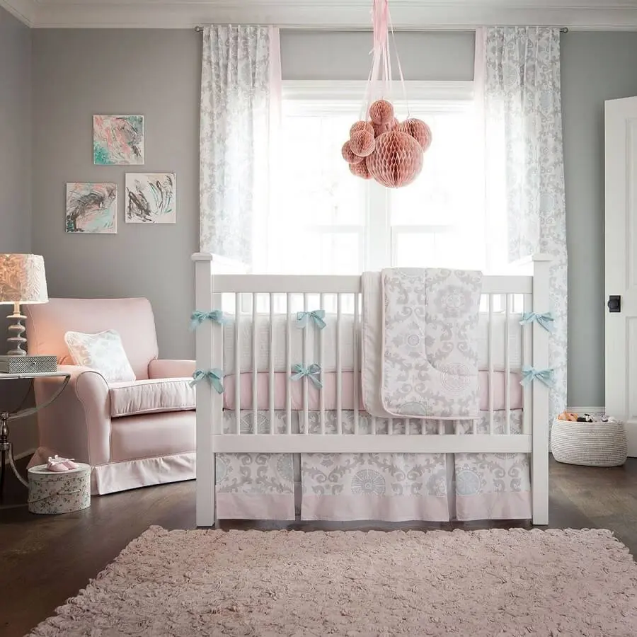decoração de quarto de bebê cinza rosa e branco Foto House and Decors