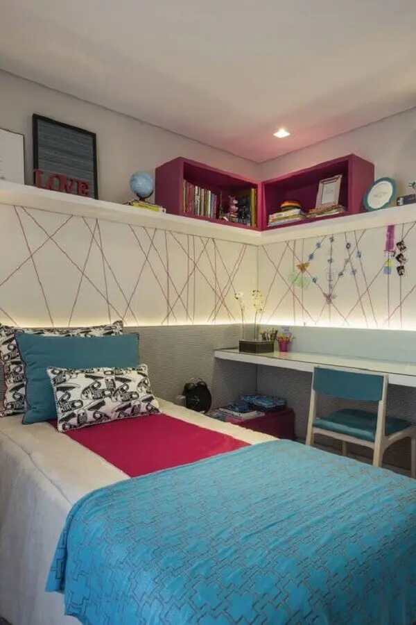 decoração de quarto de menina azul rosa e branco Foto Pinterest