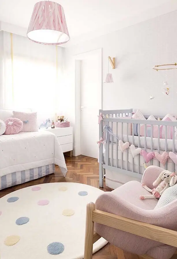 decoração em tons pastéis para quarto de menina bebê Foto ArchZine