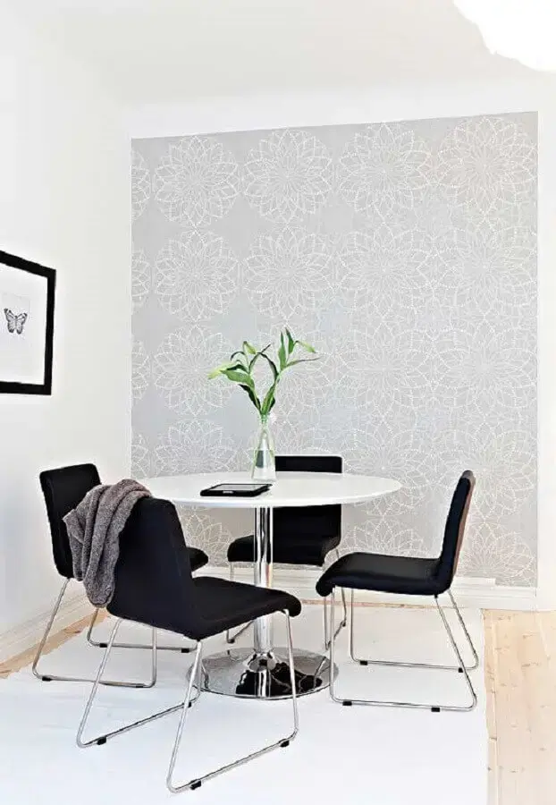 decoração minimalista com papel de parede para sala de jantar preta e branca Foto Pinterest