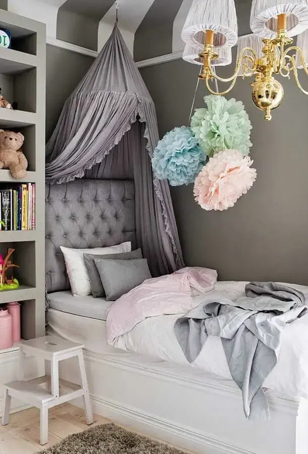 decoração quarto de menina cinza e branco com dossel Foto Pinterest