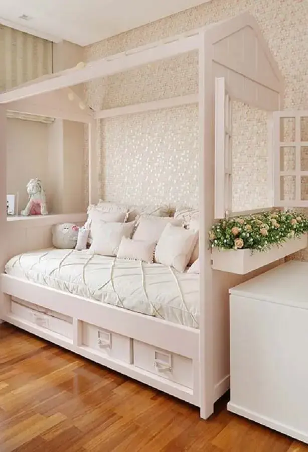 decoração romântica para quarto de menina branco e rosa Foto Pinterest
