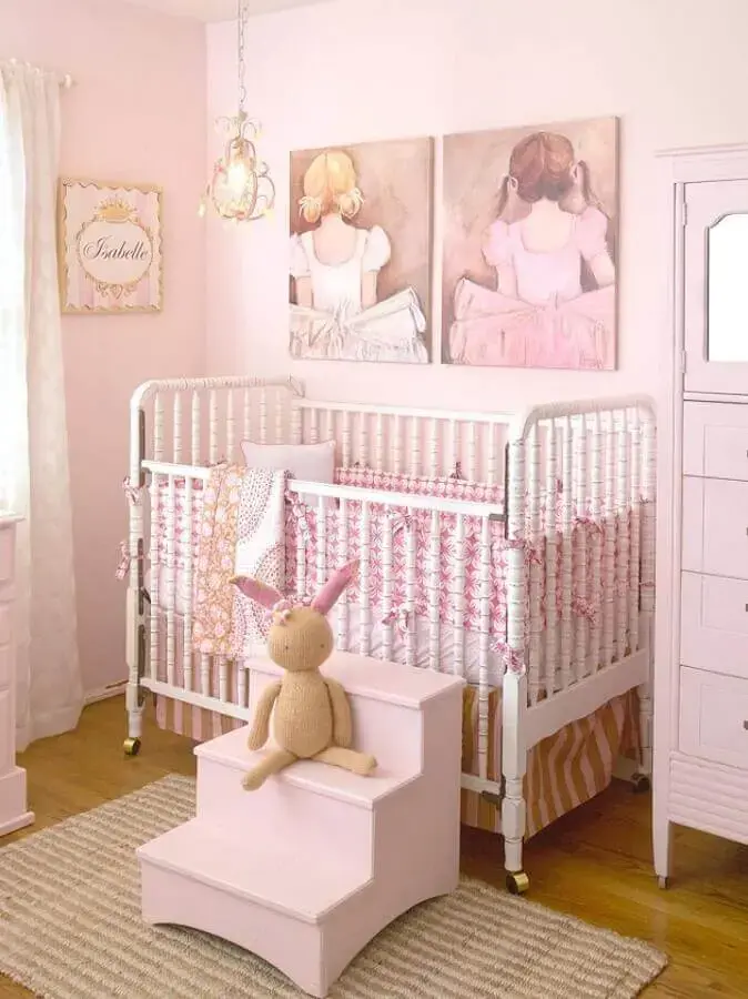decoração simples para quarto de bebê rosa Foto Futurist Architecture