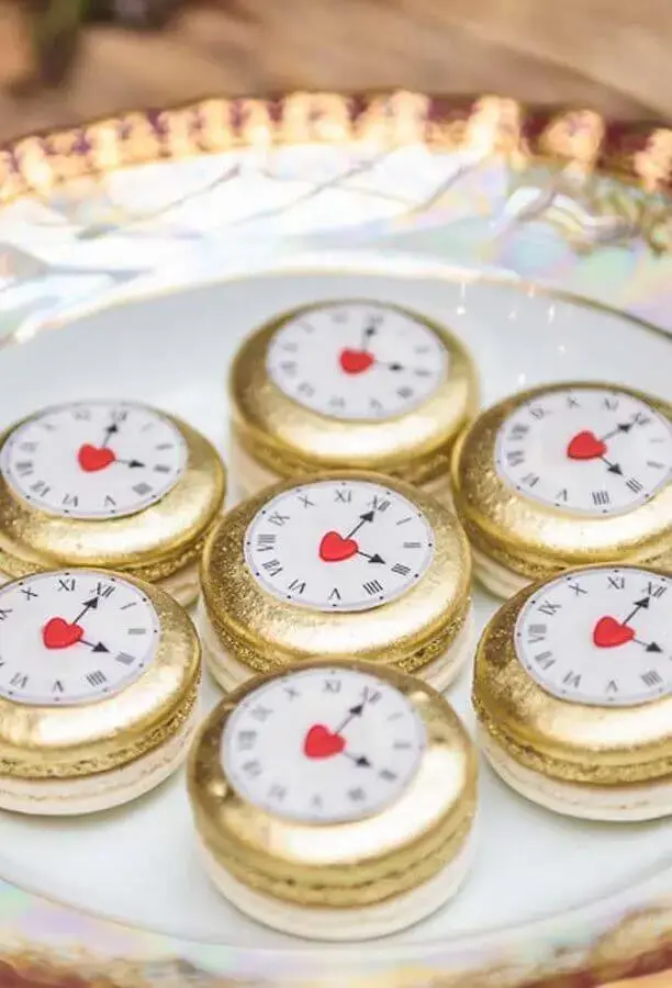 doces em formato de relógio para festa alice no país das maravilhas Foto Catch My Party