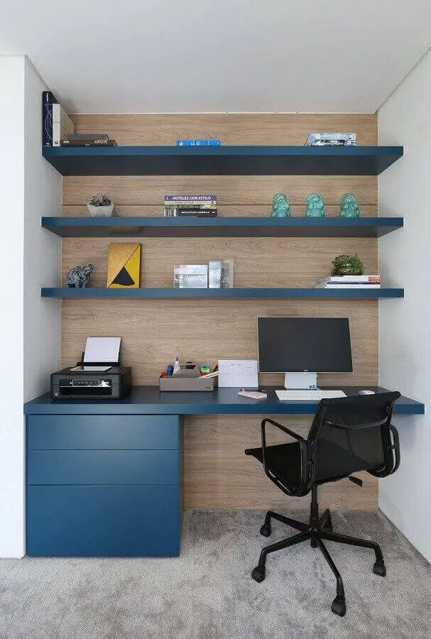 escritório em casa decorado com escrivaninha azul planejada Foto Casa de Valentina