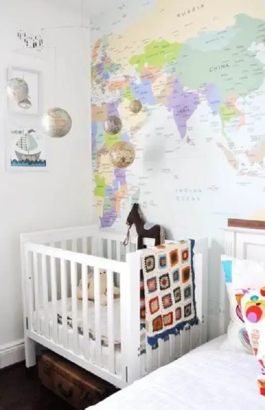 estampa de mapa colorido para papel de parede para quarto de bebê Foto Pinterest