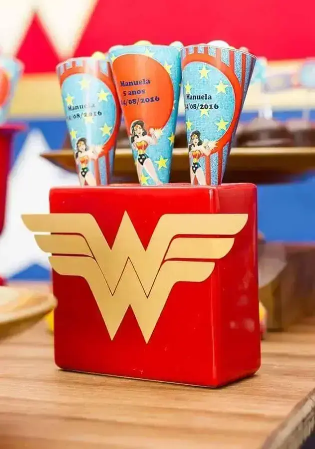 Wonder Woman's Birthday Party Decorating Ideas Photo My Little Party