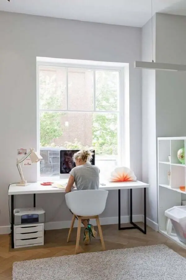 mesa de escritório simples branca Foto Princesas Empreendedoras