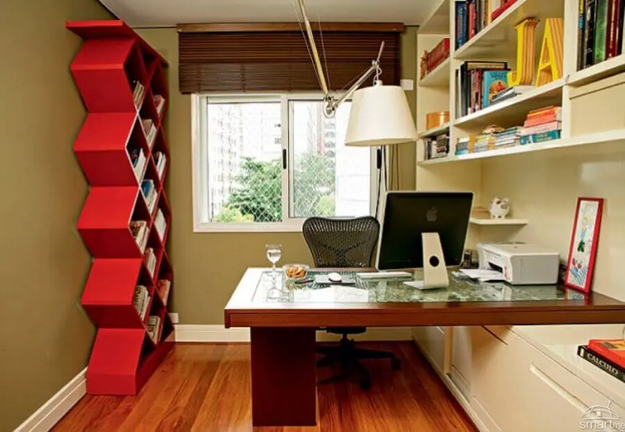 mesa de madeira para escritório pequeno Foto SmartMe