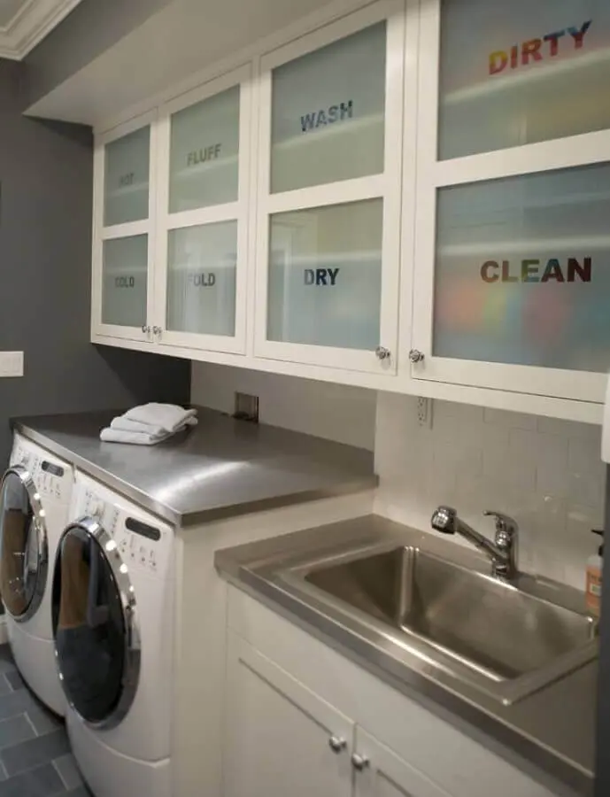 modelo de armário para lavanderia com vidro personalizado para porta Foto Architecture & Design