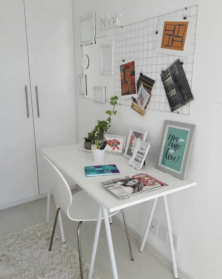 modelo de mesa de escritório pequena e simples Foto Fernanda Reali
