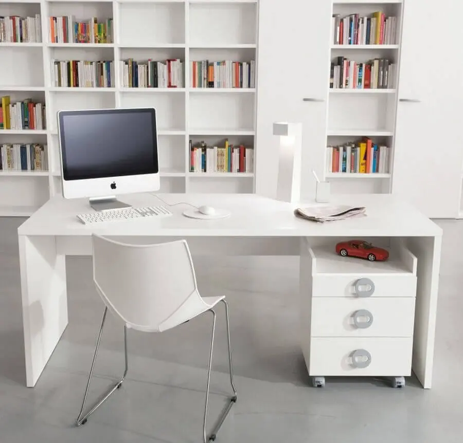 modelo simples de mesa de escritório branca Foto Yandex