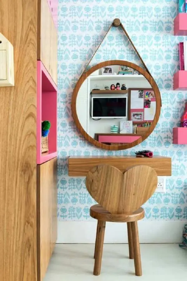 móveis planejados para decoração de quarto de menina com cadeira em formato de coração Foto Ideias Decor
