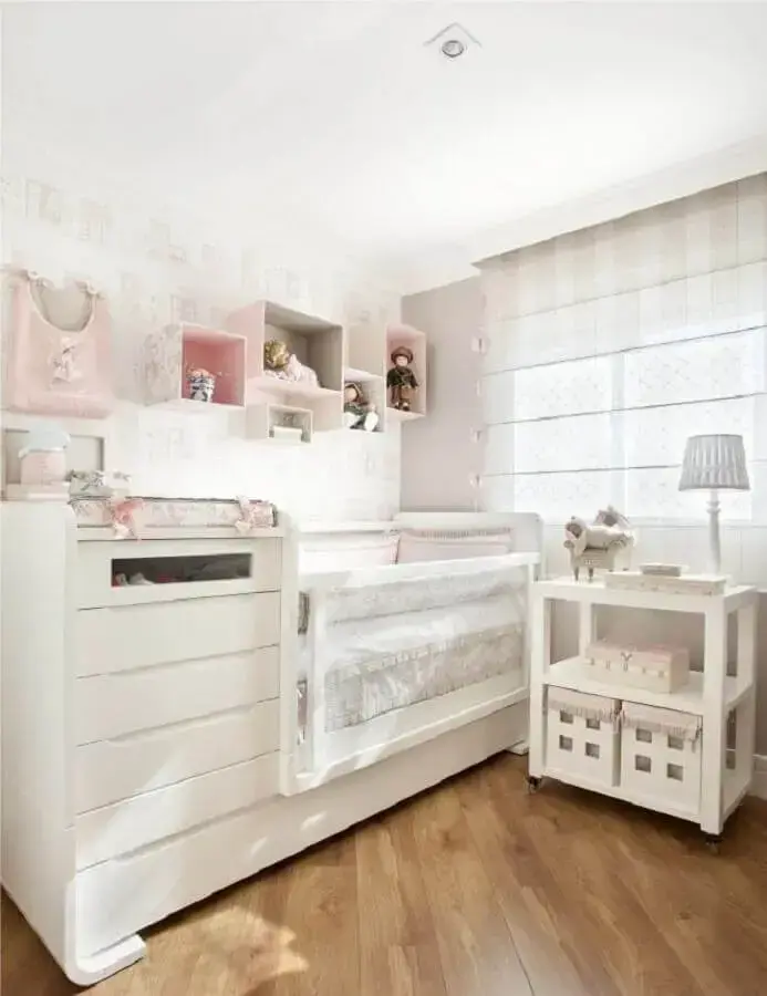 nichos para decoração de quarto de bebê rosa e branco Foto ArchZine
