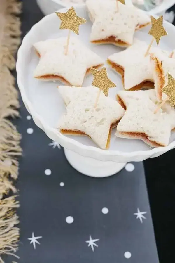 star-shaped sandwich for wonder woman's birthday party Photo Kara's Party Ideas