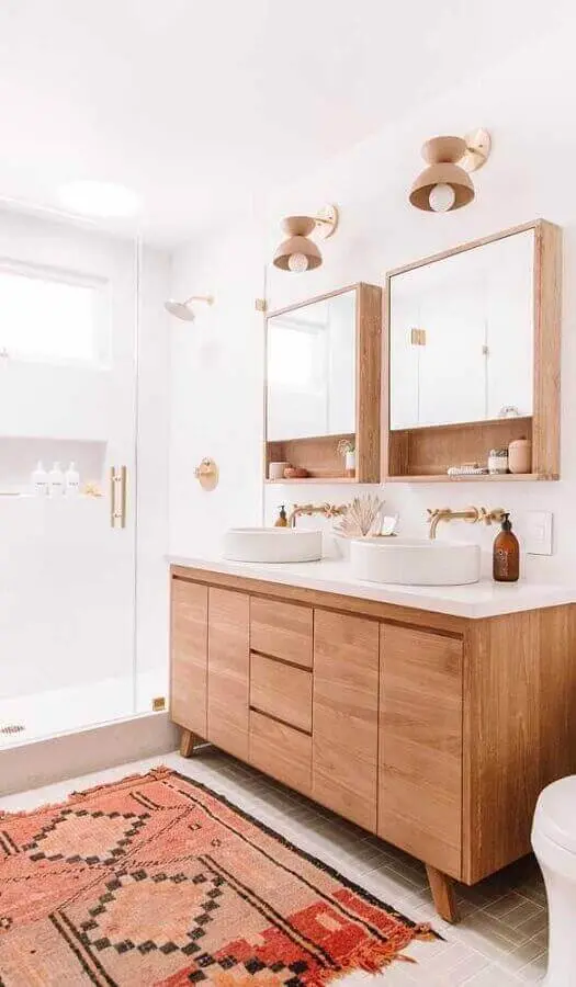 tapete grande para decoração de banheiro clean com gabinete de madeira Foto Pinterest