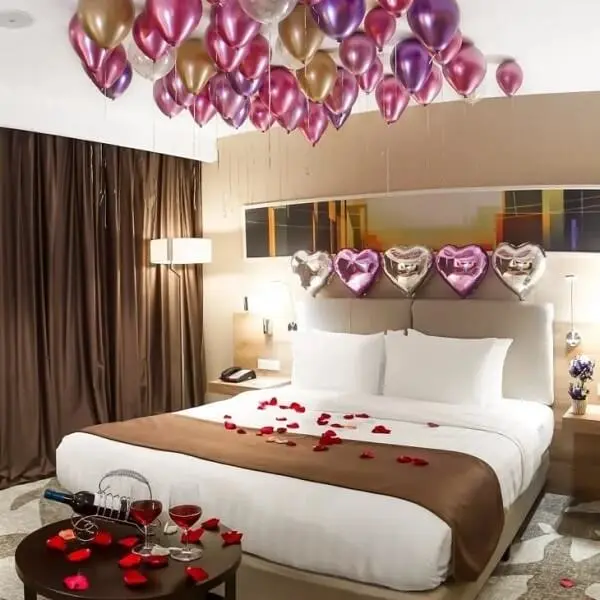 Aprenda como decorar o quarto para o dia dos namorados com balões