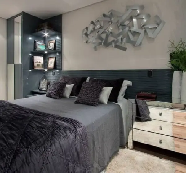 Decore o dormitório com uma linda escultura de parede metal