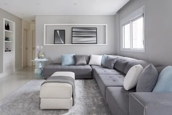 Preencha o espaço da sua sala de estar com um sofá modular