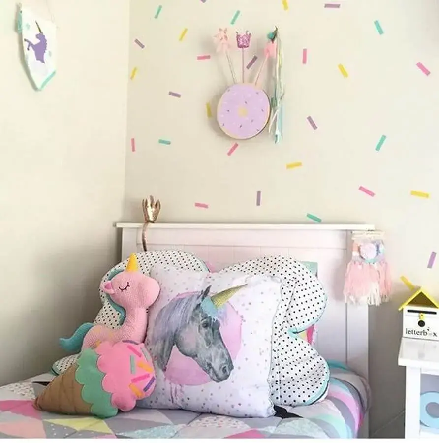 adesivos de parede coloridos para decoração de quarto de unicórnio Foto Pinterest