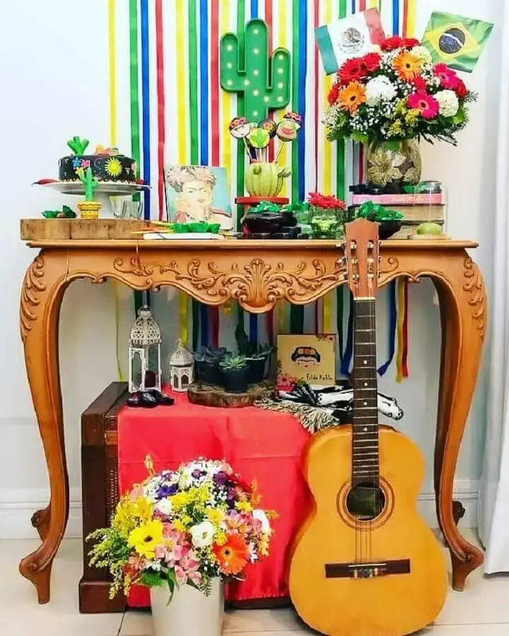 arranjos de flores coloridas para decoração de festa mexicana Foto Pinterest